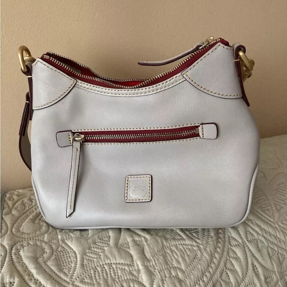 *NWOT** Dooney & Bourke Florentine hobo purse— white and red- dust bag